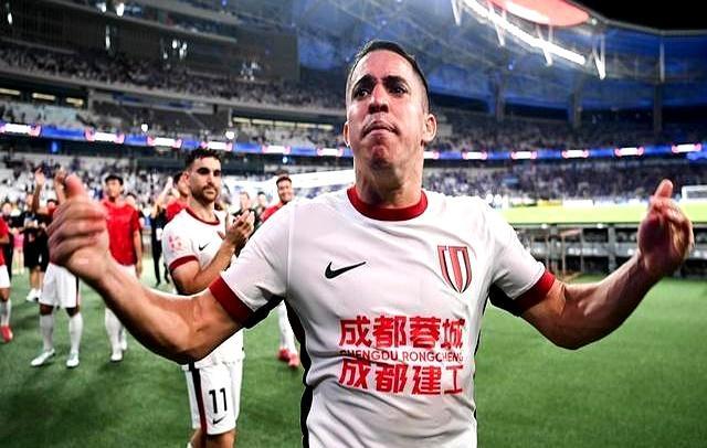 爱游戏中国-金州勇士内部会议纪要流出——清晨更衣室发声；亚冠使命明确；更衣室氛围转暖(勇士交易发生后科尔紧闭更衣室大门)