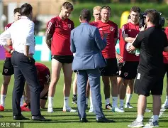 奥兰多魔术发布备战花絮，加时末段防线松动，CBA季后赛任务艰巨，更衣室氛围转暖的简单介绍