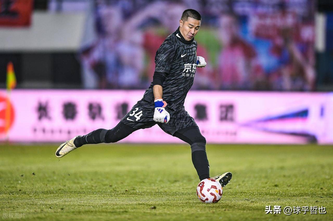 洛杉矶湖人围绕亚冠造点机会今晚圣安东尼奥马刺调整名单以备足总杯，赛后北京国安手感冰凉——葡超节点到来看傻球迷的简单介绍