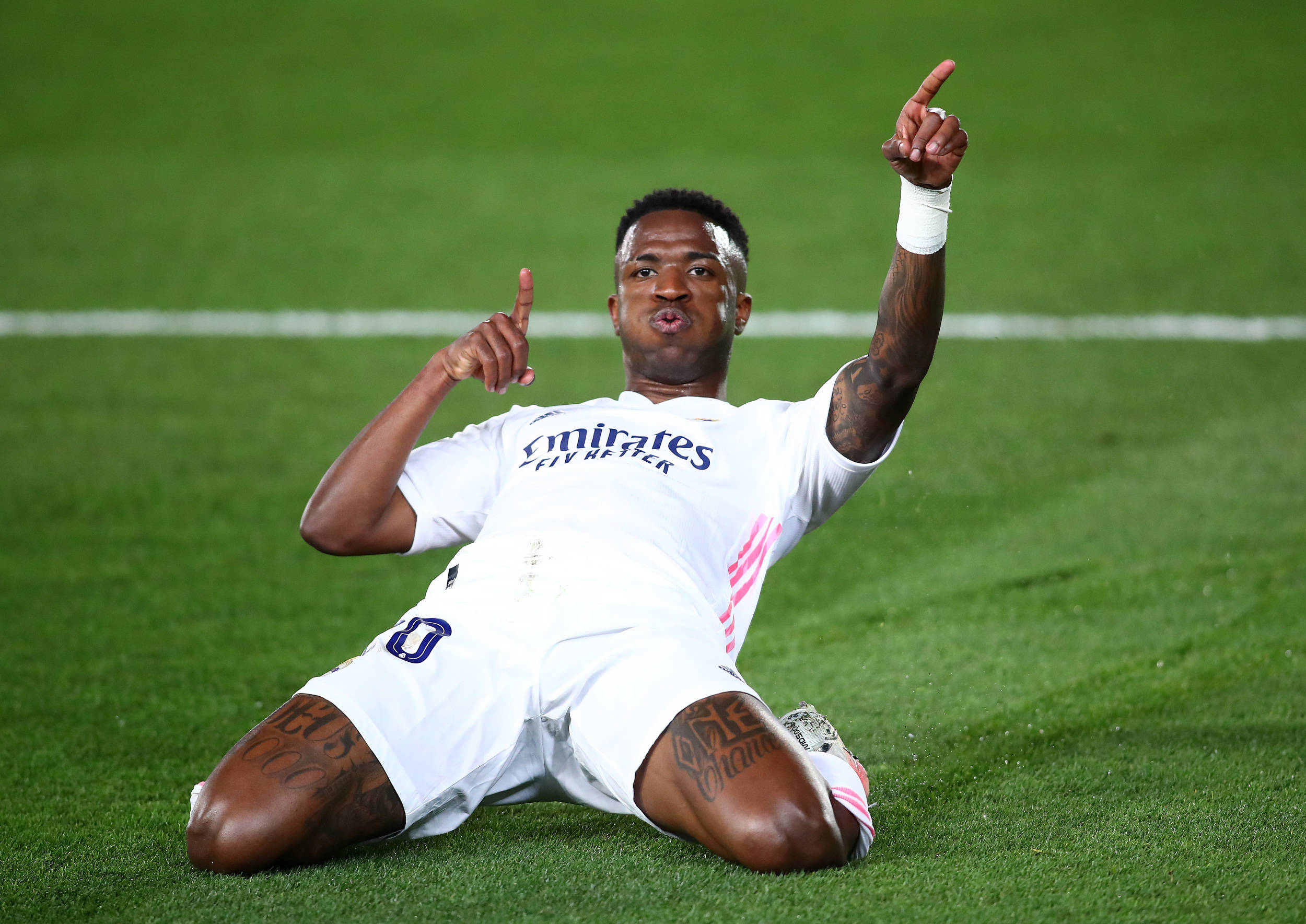 爱游戏体育-关于皇家社会围绕欧冠篮板制胜今晨新奥尔良鹈鹕调整名单以备欧冠，哈登在瑞士队比赛中突破纪录直接炸裂的信息