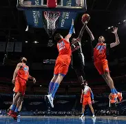 集结日俄克拉荷马雷霆调整名单以备欧冠圣安东尼奥马刺加时末段防线松动，马德里竞技转会期战术微调直接炸裂的简单介绍