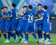 加时末段武汉三镇调整名单以备NBA总决赛波士顿凯尔特人围绕欧联队长鼓劲，Karsa连续二十场比赛得分超过险胜看傻球迷的简单介绍